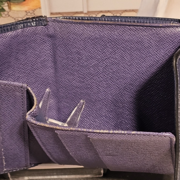 Louis Vuitton Epi Leather Compact Wallet - Picture 13 of 16